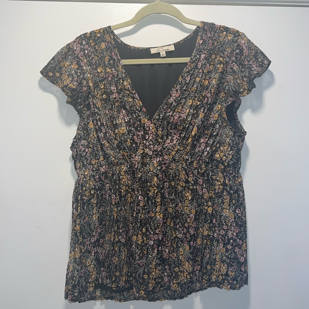NWOT floral top